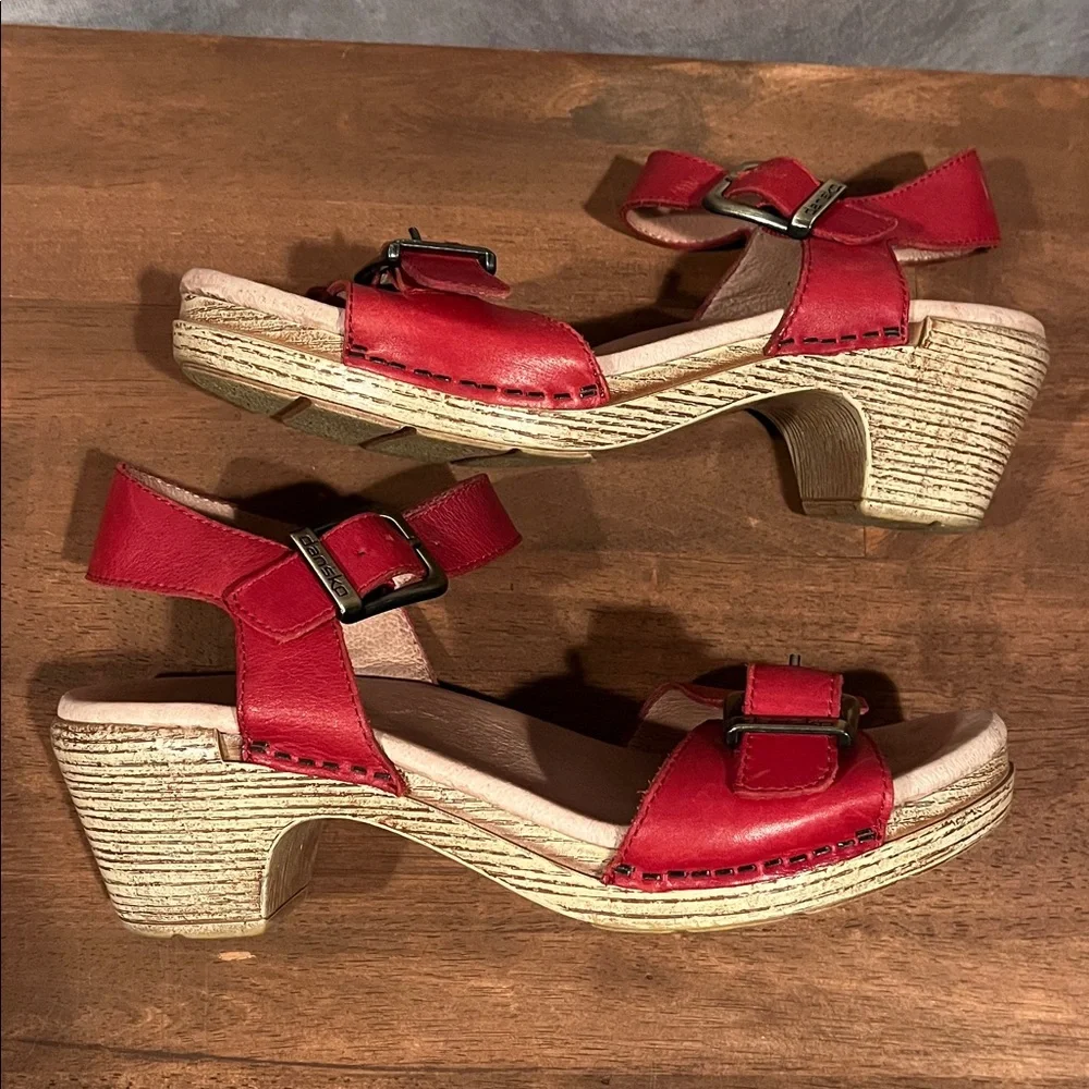 Dansko Clog Sandals Red Leather with buckles size 38:7.5-8 - Picture 5 of 8